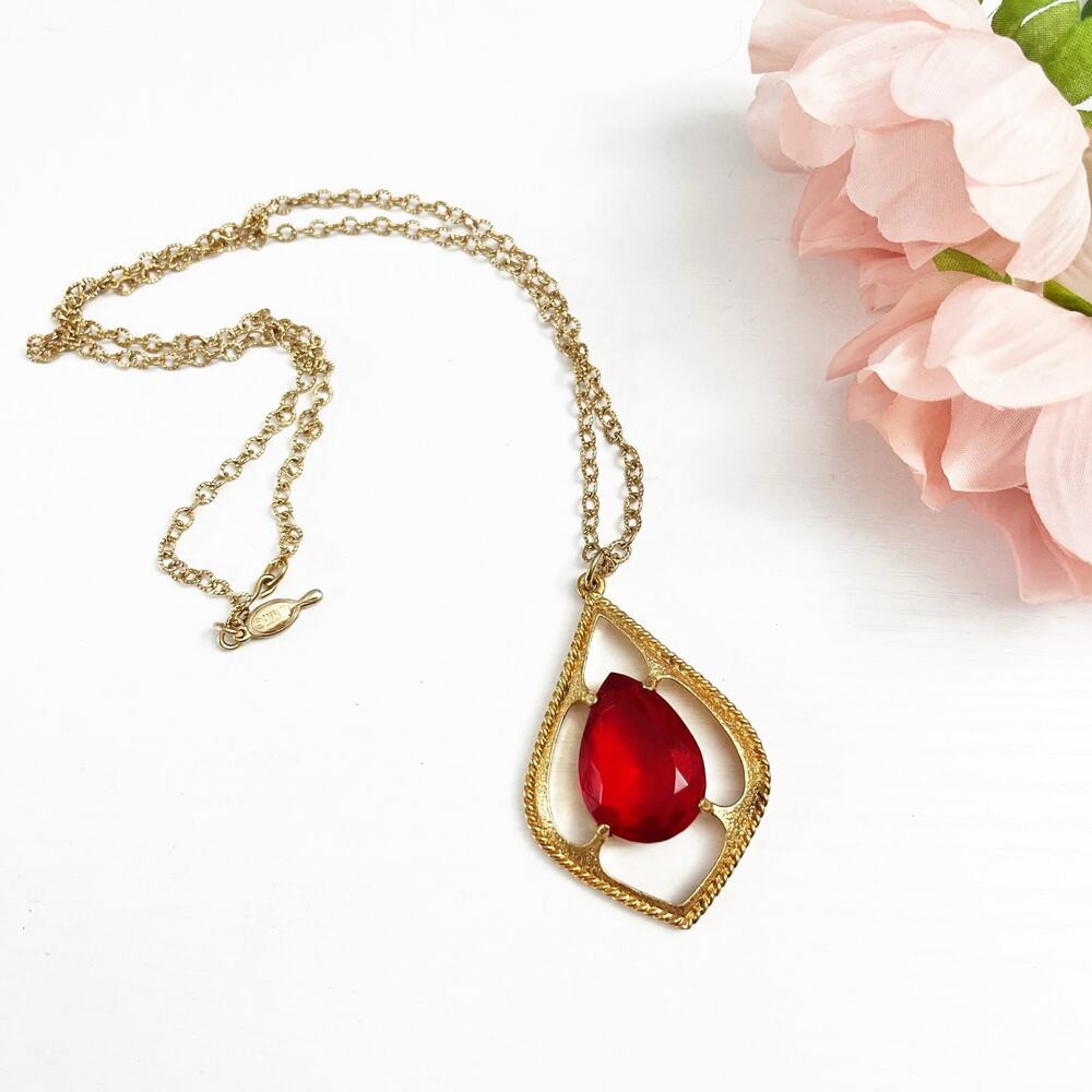 Sarah Coventry Vintage Scarlet Tears Red Stone Necklace